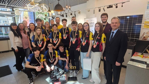 echipa velocity raptors robotica braila