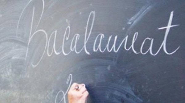 cuvantul bacalaureat scris pe o tabla cu creta