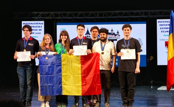 mai multi elevi care au castigat medalii la olimpiada tin drapelul romaniei