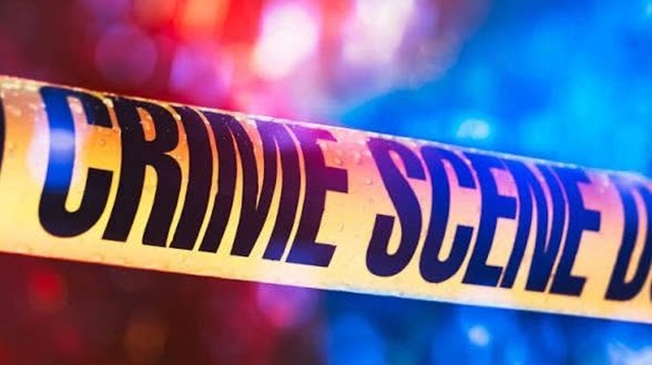 marcaj galben cu scena crimei la locul unui accident