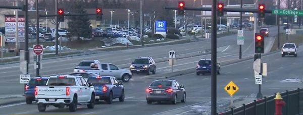 imagini din traficul de pe o strada din statele unite ale americii