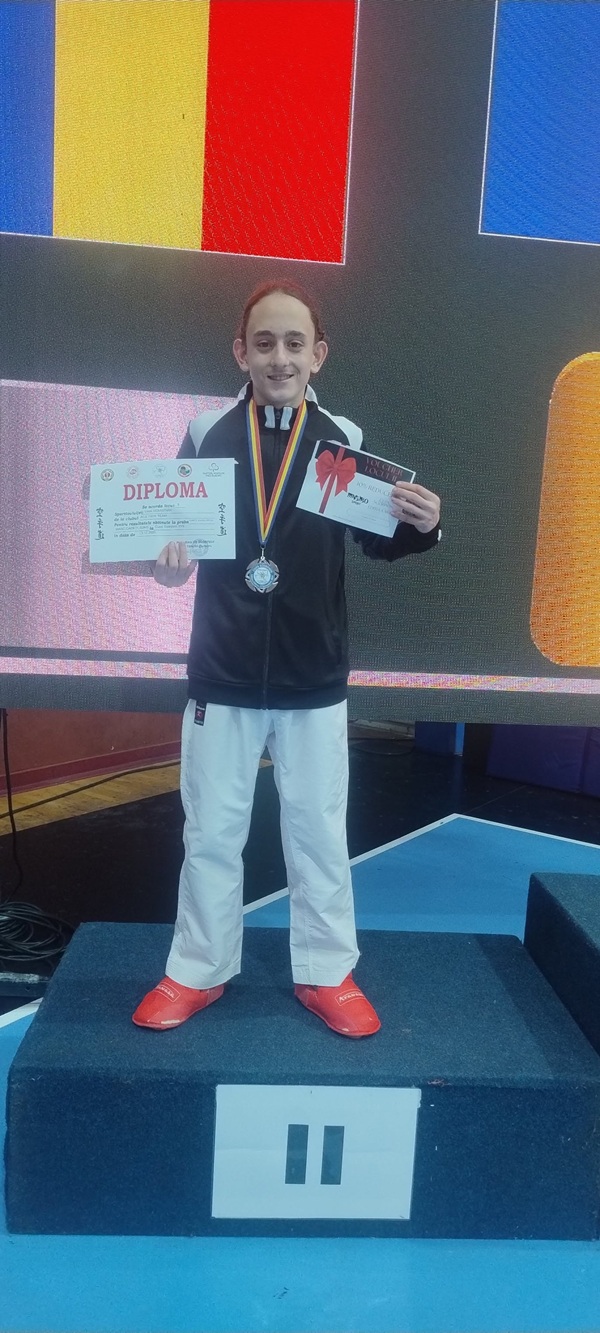 ianu sebastian pe podiul obtine locul 2