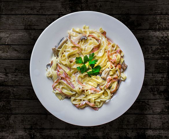 dieta Rina detaliată-farfurie cu paste carbonara