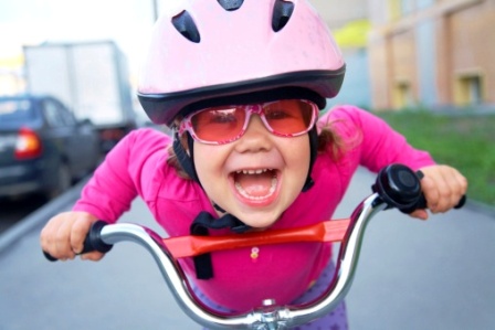 poza copil pe bicicleta